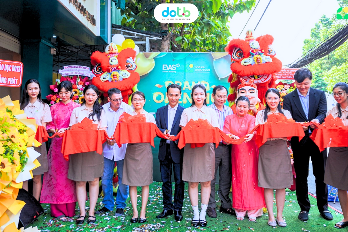 Đại diện Ban Giám đốc DotB tham dự sự kiện khai trương trường mầm non Nature Preschool